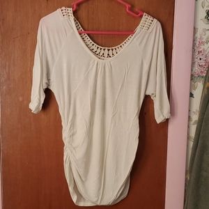 White quarter length shirt